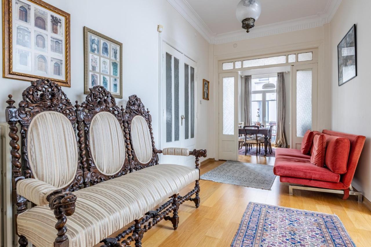 Flat With Balcony And Bosphorus View In Beyoglu Apartment Istanbul Bagian luar foto